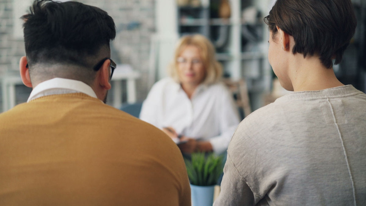18 Colleagues. One Meeting. A Report He Could Never Have Written Alone. - Ticnote