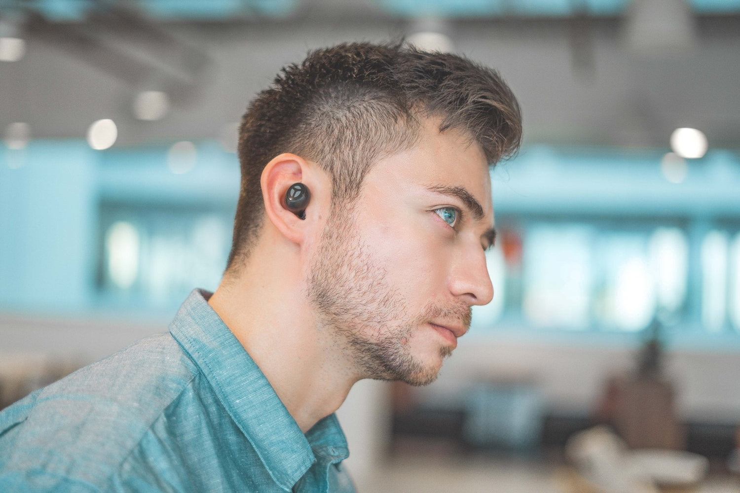 Translation Earbuds vs. Apps: Which Is Worth Your Money? - Ticnote